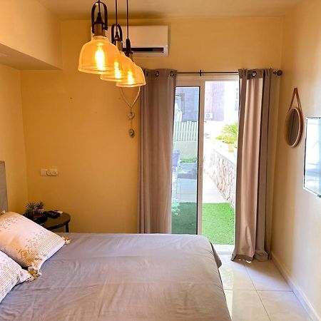 דירת נופש אילת -אלמוג Almog Suite In Eilat Close To Red Sea - דירת נופש אלמוג מרחק נגיעה מהים エクステリア 写真