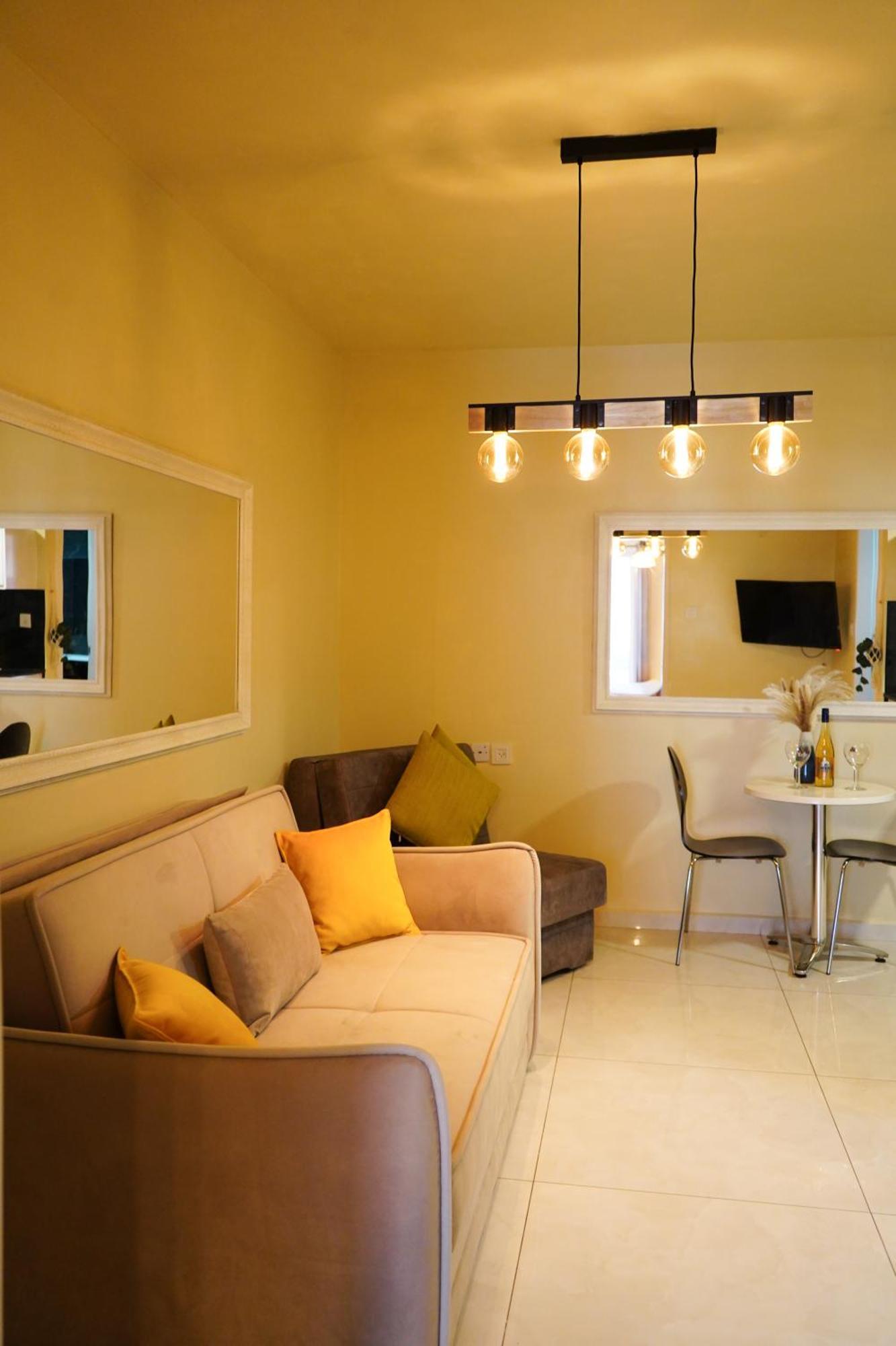 דירת נופש אילת -אלמוג Almog Suite In Eilat Close To Red Sea - דירת נופש אלמוג מרחק נגיעה מהים エクステリア 写真